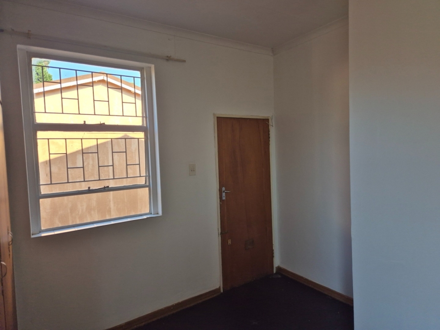 To Let 3 Bedroom Property for Rent in Kannoniers Park North West